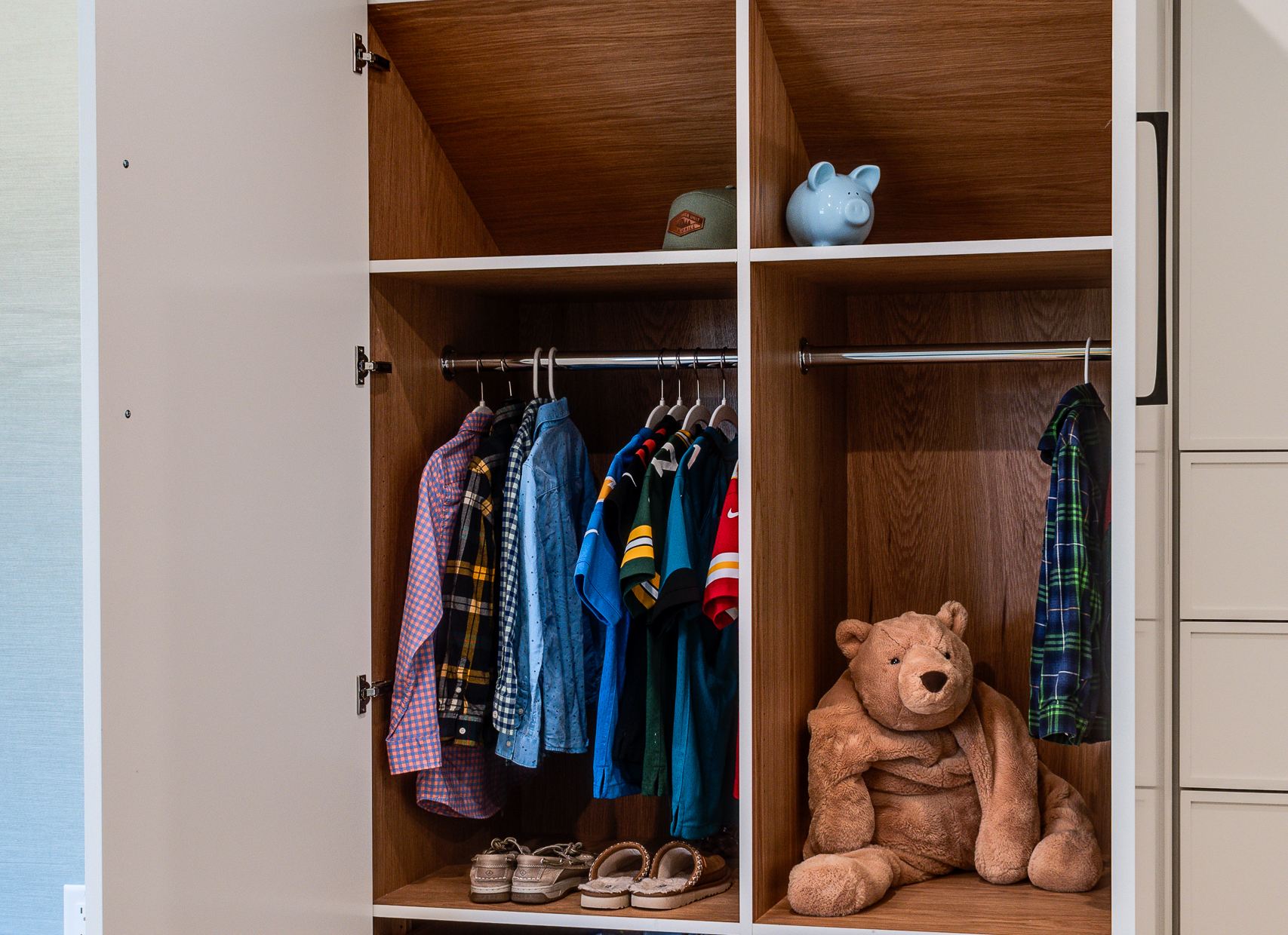 Countryside Escape Built In Closet4